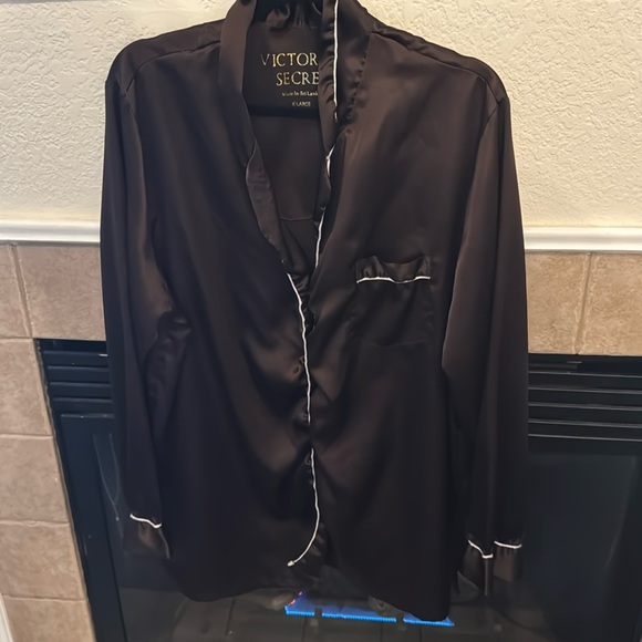 Victoria's Secret Other - Victoria’s Secret Brown pajama top